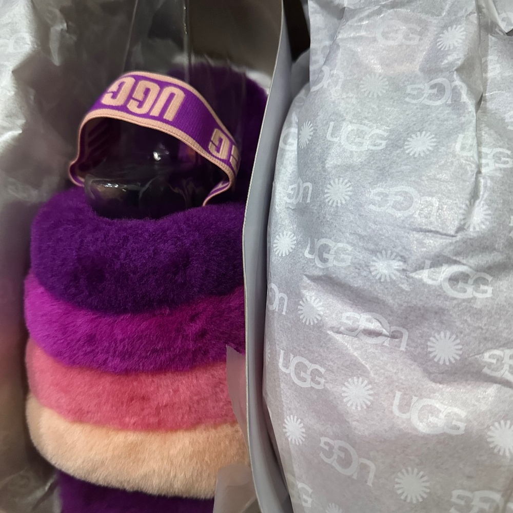 Ugg Fluffy Slide - New in Box -  Size 8